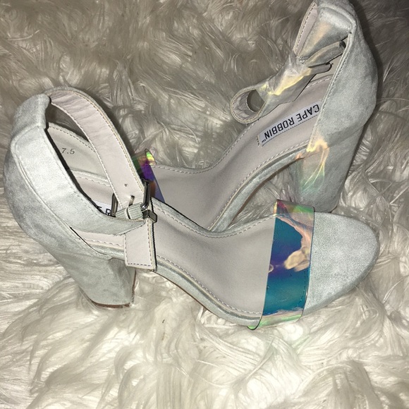 💫Baby Blue Suede Heels - Picture 3 of 4